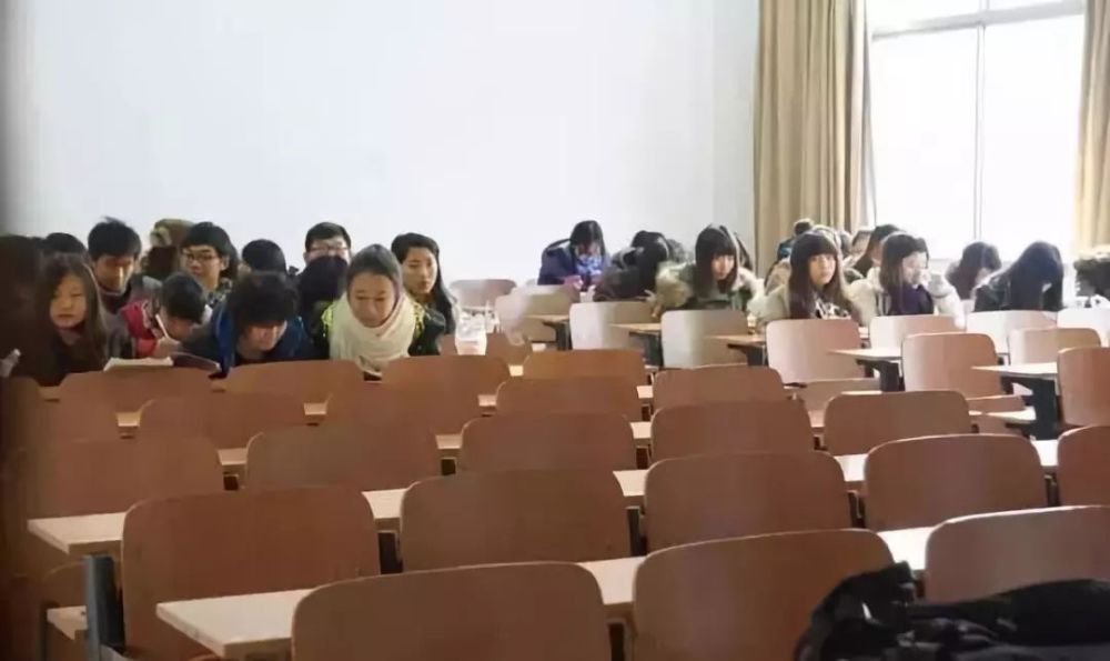 为什么大学生上课都不愿意坐前排?