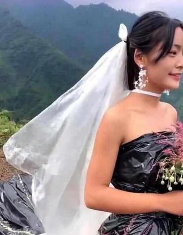 怎么用塑料袋做婚纱_怎么用塑料袋做衣服