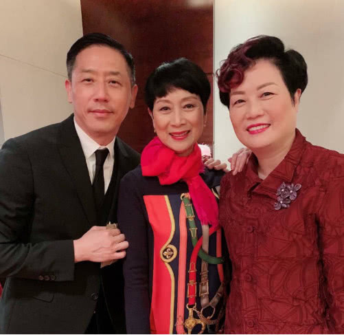 过世7载，大哥人缘依旧，邓光荣女儿婚礼客似云来，张学友等到贺