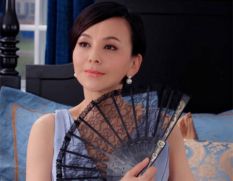 48岁雪姨近照曝光,精致迷人风韵不减,她才是被岁月厚