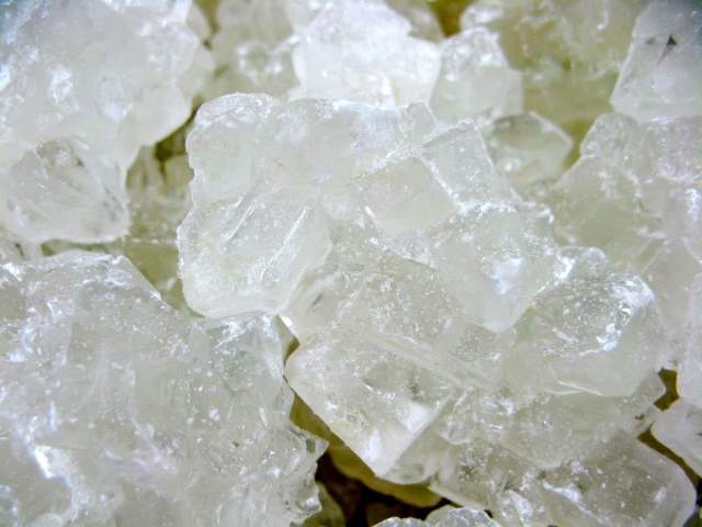 640
