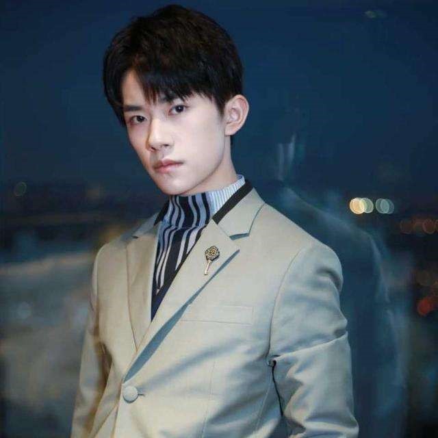 明星也不例外!王源因未成年打游戏被腾讯健康