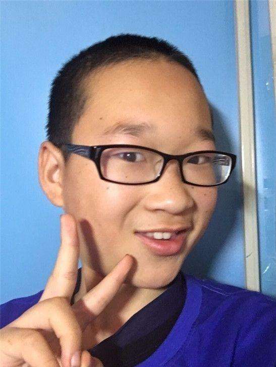 小可爱郭乐乐翻身做地主!不当网红当电竞选手,还得了冠军!