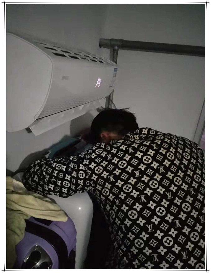 班主任查房,看到宿舍的画面,第2天喊来了整个