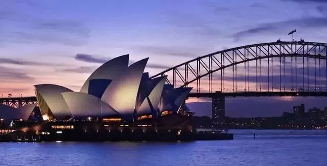 如果移民国外,你会选择移民加拿大还是澳大利