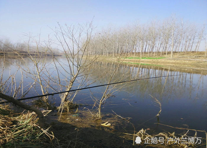 北方钓友看过来,经典野钓鲫鱼饵料配方来了,冬