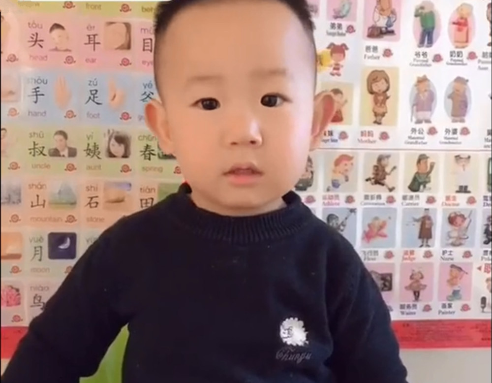 妈妈对儿子说你是捡来的,看儿子机智的回怼,妈