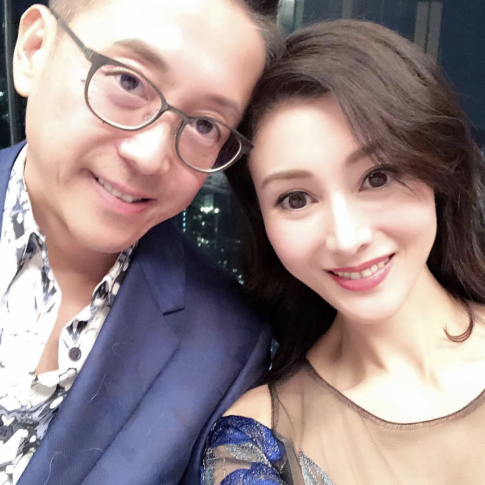 李嘉欣发文庆祝结婚十周年，感恩许晋亨:谢谢你对我的宠爱