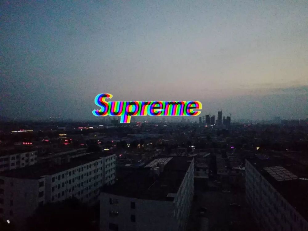 supreme被玩坏,时尚圈独宠logo风你还不穿起来
