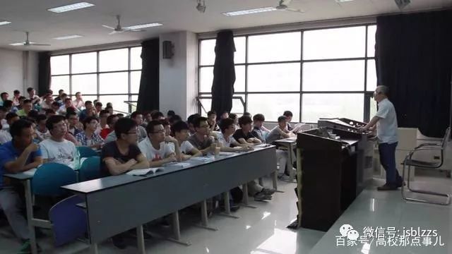 大学教师教学质量差,却热衷搞科研搞学术,是什