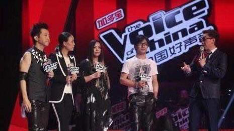 《好声音》4位导师疯抢，却遭刘欢痛批，婚后事业无力回天娶娇妻