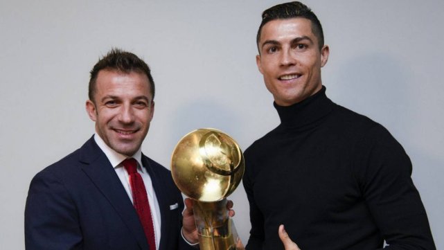 C罗入围环球足球奖最佳球员提名 总裁或三连霸