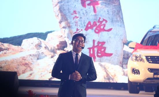 13岁失去双腿，18岁流浪歌手，今35岁家庭美满成励志演说家