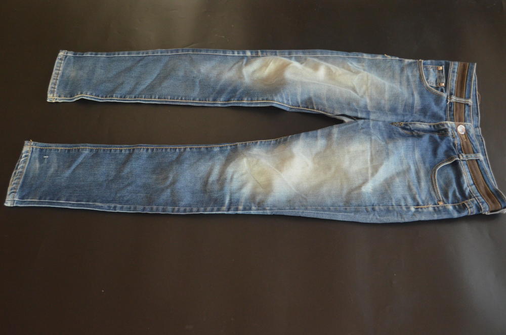 教你牛仔裤收纳小技巧,这样叠省空间又整齐,看