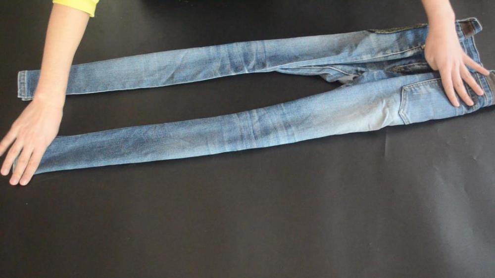 教你牛仔裤收纳小技巧,这样叠省空间又整齐,看