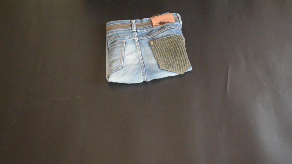 教你牛仔裤收纳小技巧,这样叠省空间又整齐,看