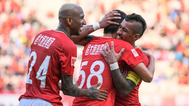 [体育早报]欧冠皇马2-0双杀罗马提前晋级 曼联