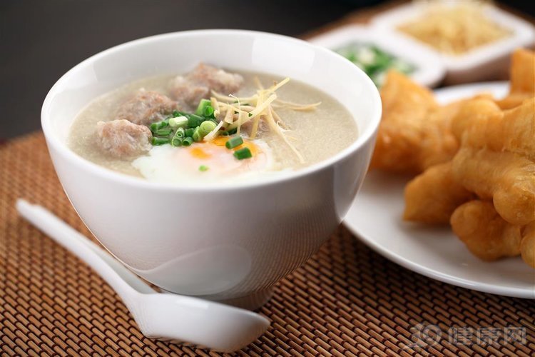 终于可以放心吃了！专家：汉堡、油条、方便面不是“垃圾食品”！