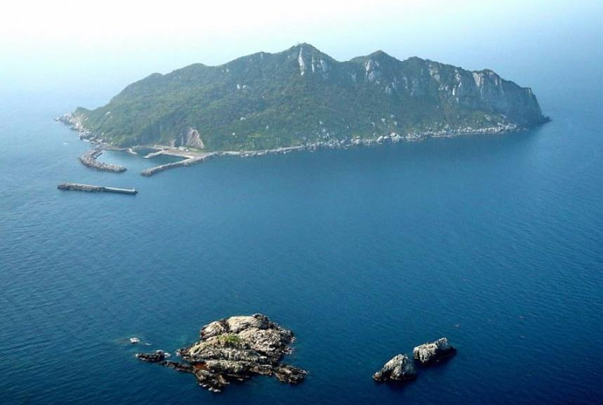 日本岛屿无故沉没，得知中国有神器后求助:“定海神针”借我一用