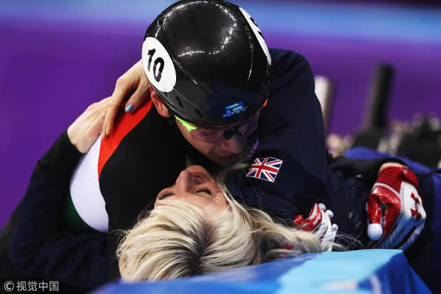 平昌冬奥会上刘少林背起受伤的女友爱丽丝腾讯体育讯 英国短道速滑