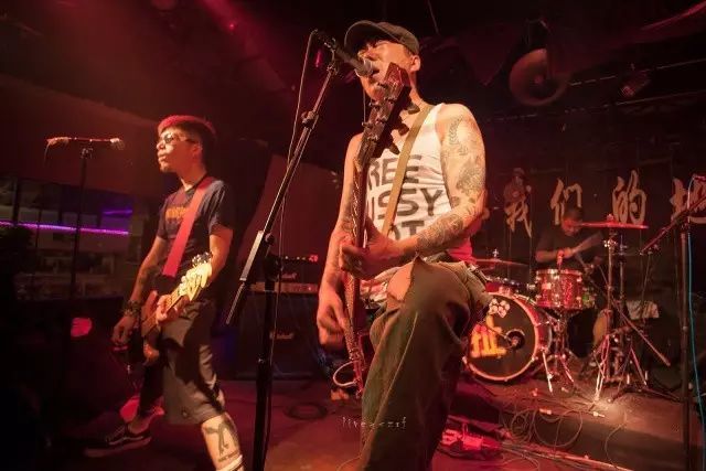 生命之饼:自寻死路的最后一个朋克