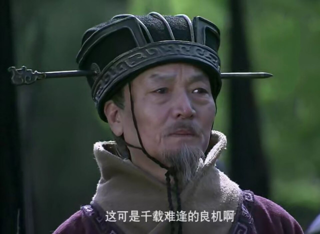 请看下图:   2,若干年后,张喜前又在《新三国》中出演曹魏重臣华歆一