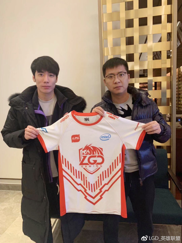 从外援归化看LPL 电竞职业发展的未来趋向传