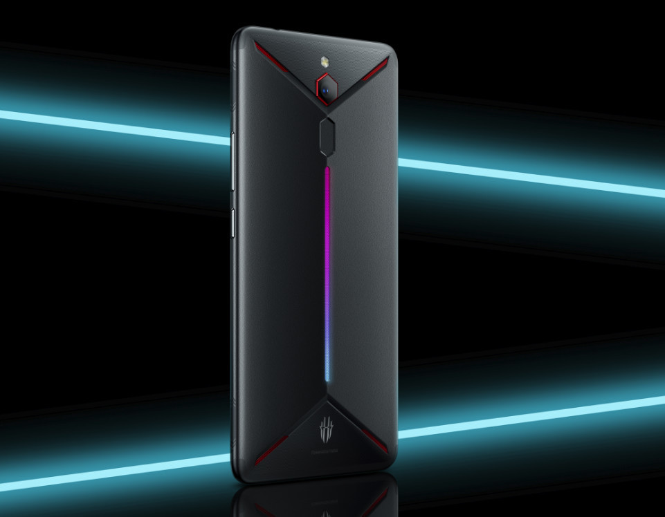 红魔MARS游戏手机发布 液冷+风冷+炫彩灯+边