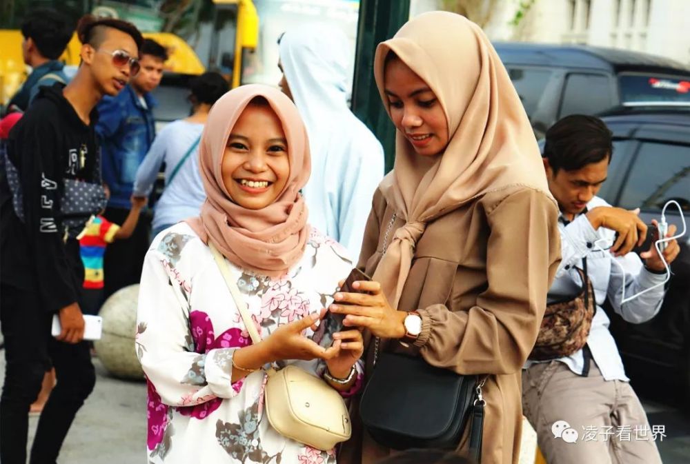 日惹巴迪克手工作坊一条裤子180多万,一天的收