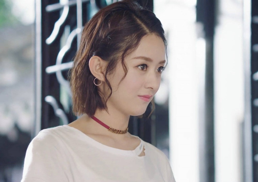 《倾城时光》中赵丽颖穿搭好看,但发型更值得