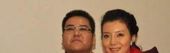 她22岁嫁入豪门，因瘫痪被丈夫抛弃，如今瘦成皮包骨