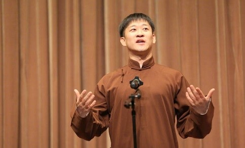 曹云金晒年底剧场演出人员名单，却因重名李连杰被网友吐槽角儿大