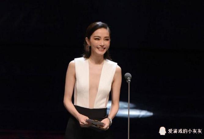 女星当众台上表白刘德华，华仔台下沉默许久，一个手势却获大赞