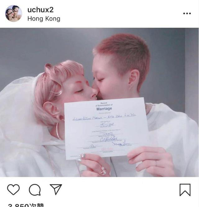 吴卓林和妻子不顾旁人狂秀恩爱，互相表白对方，俩人同穿一件衬衫