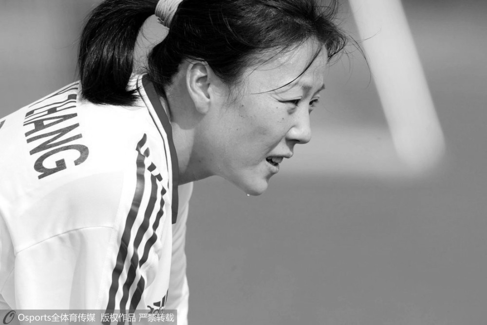 玫瑰精神支持她承受十级疼痛 张欧影离开前穿上了最爱的球衣球鞋