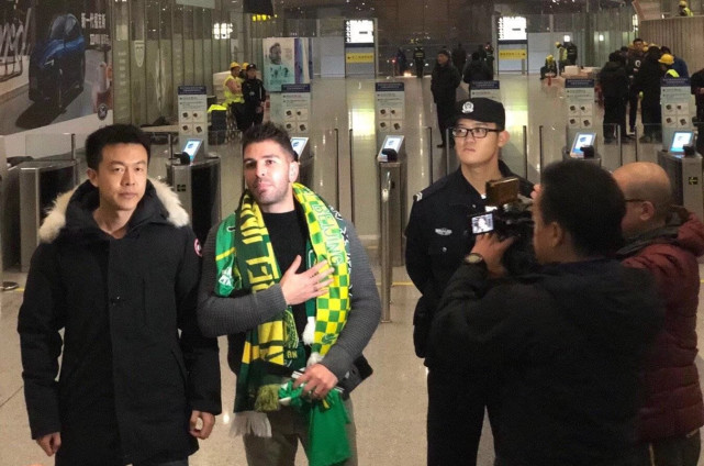 索里亚诺动情告别:你们是最棒的球迷 国安会一