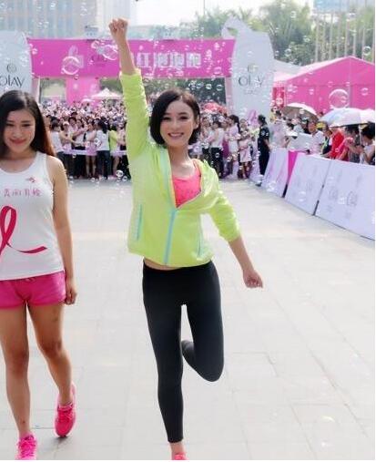 <em>袁姗姗</em>花<em>40天练出马甲线</em> 成最红<em>马甲线</em>女王