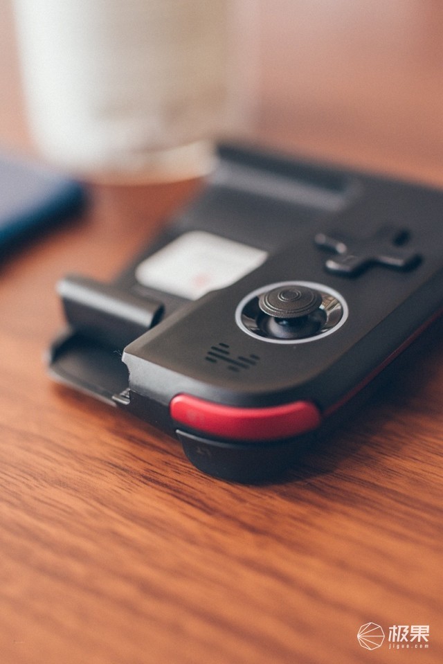 单手吃鸡的快感:北通G1单边游戏手柄体验