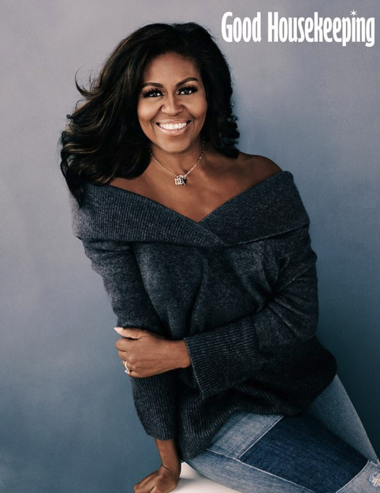 54岁米歇尔不显老 拍硬照发新书忙不停 不小心爆粗反而狂圈粉