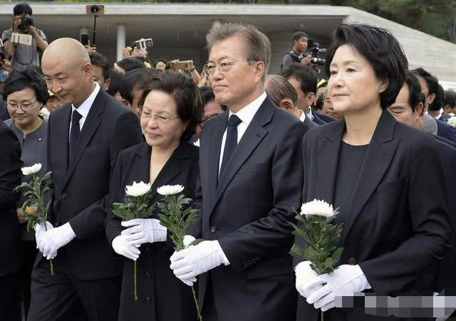 韩国总统下场都不好,当韩国总统对他们个人有什么好处
