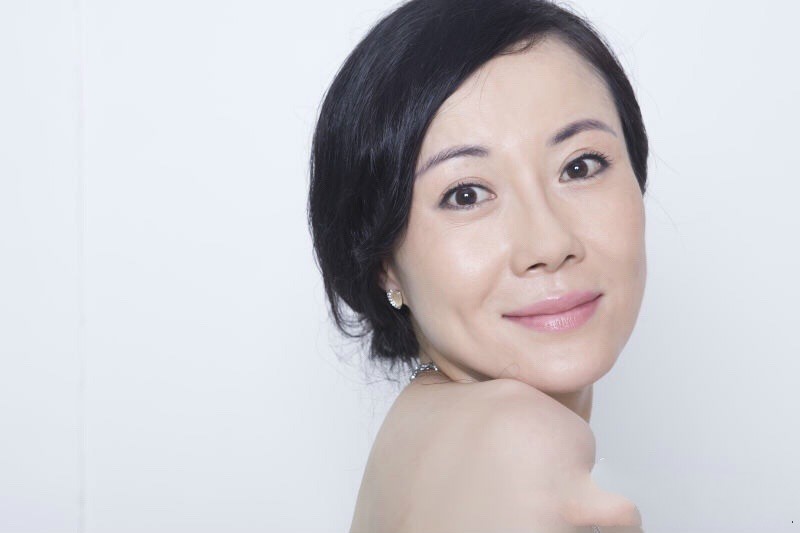 她是低调实力派女演员,长相端庄大气,如今43岁