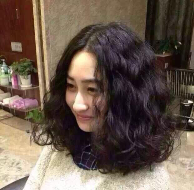 别人烫头很好看,你却烫出了"大妈感"?这几款烫发别