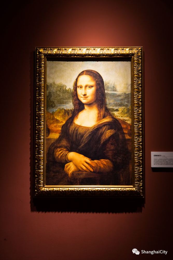 油画区展示了16幅达芬奇著名的油画作品,包括《蒙娜丽莎》,《抱银鼠的