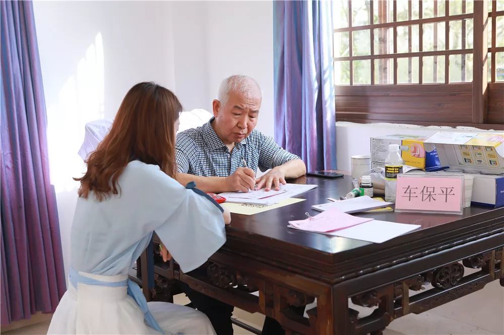 海南玉蟾宫道医中医义诊活动拉开帷幕 广受百姓和游客