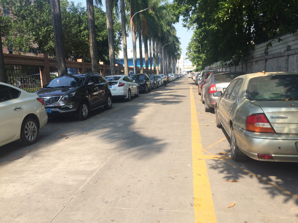 广东东莞:大街小巷,小汽车越来越多,快要变成"车城"!
