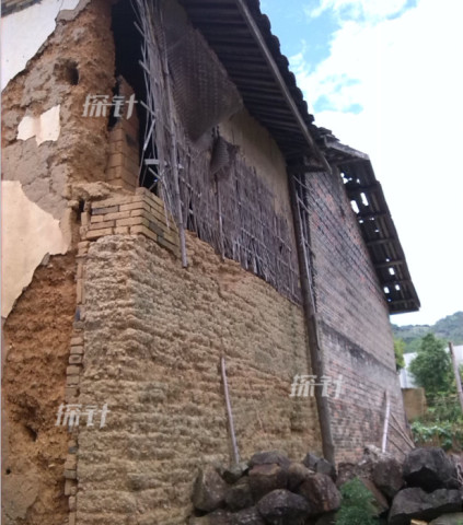 福建女?huà)胄郧职付従S持原判