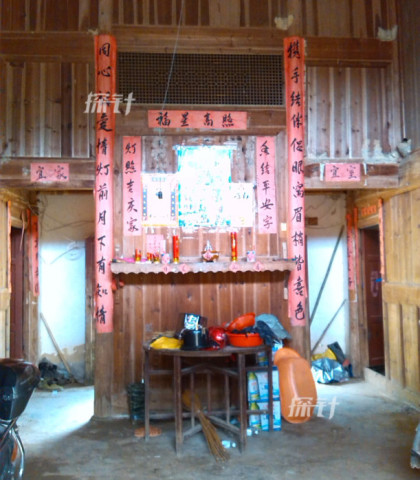 福建女?huà)胄郧职付従S持原判