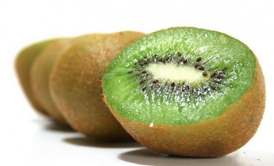 经常吃猕猴桃好处爆棚,医生告诉你:这2类人一