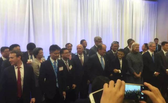 刘强东随习大大访美,在<em>中美互联网论坛</em>上说了