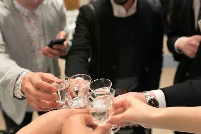 不要在最寒冷的夜晚走上山东人的酒桌